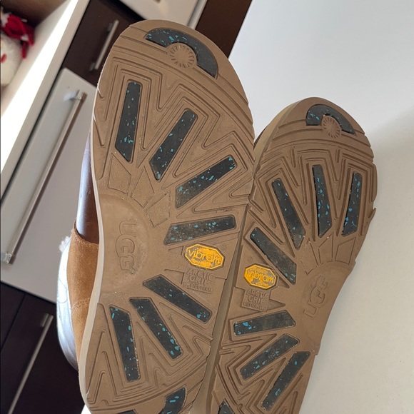 UGG Brown and Cream Winter Boots - Picture 8 of 10